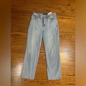 Hollister straight leg jeans size 0 (fits a 2) ran big